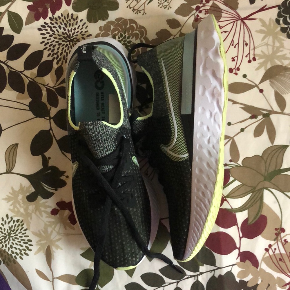 NIKE REACT INFINITY RUN FLYKNIT RUNNING SHOE BLACK/BARELY